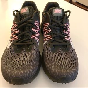 Nike Air Zoom Winflo 5 Women’s Running Shoes  8.5